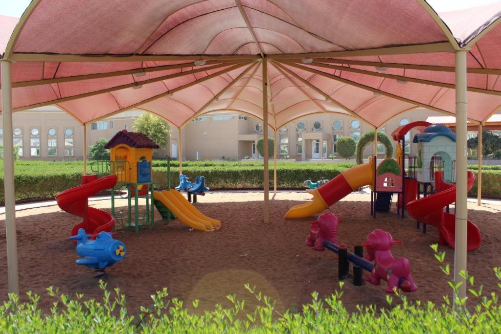 Al Salam Grand Hotel Al Buraimi Exterior foto